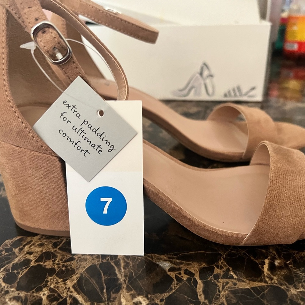 Beautiful shoes women’s size 7